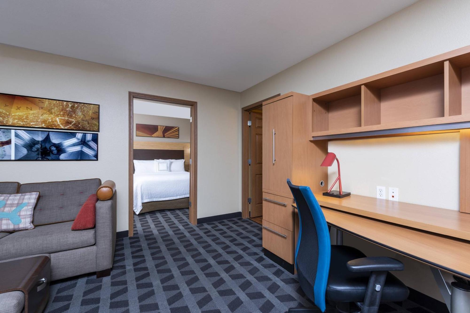 Towneplace Suites By Marriott Ист-Лансинг Экстерьер фото